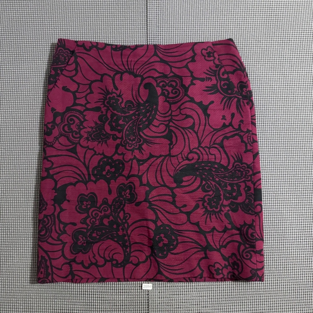 Ann Taylor LOFT Women 8 Magenta Black Floral Paisley Pencil Skirt Pocket